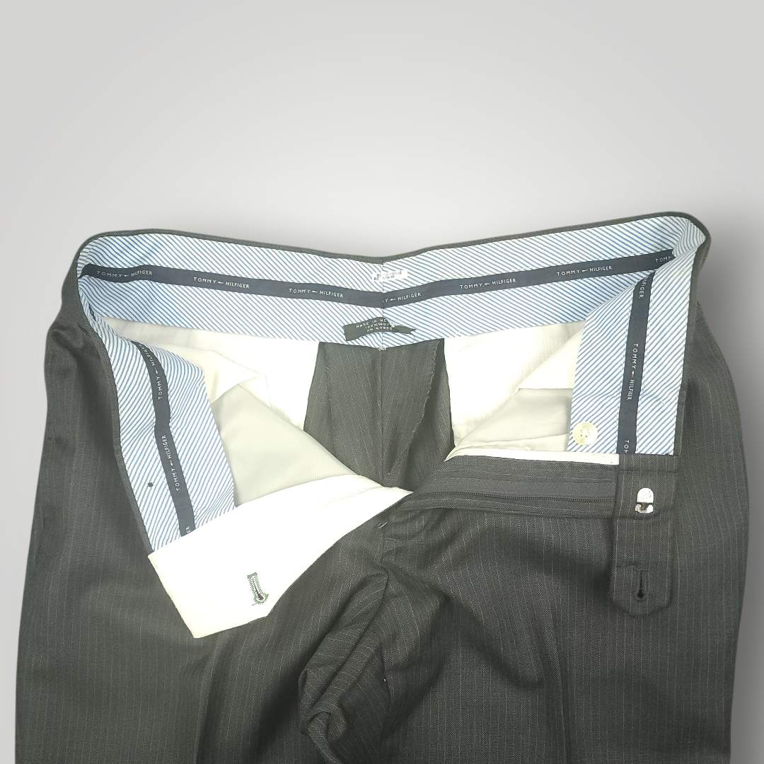 Modern Fit Wool Pinstripe Suit 38R/32S