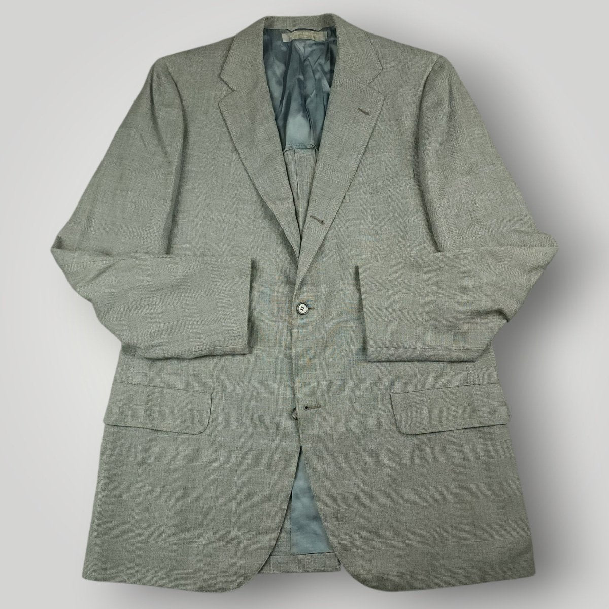 Vintage Brooks Brothers 346 sack jacket in light gray wool with classic ivy styling