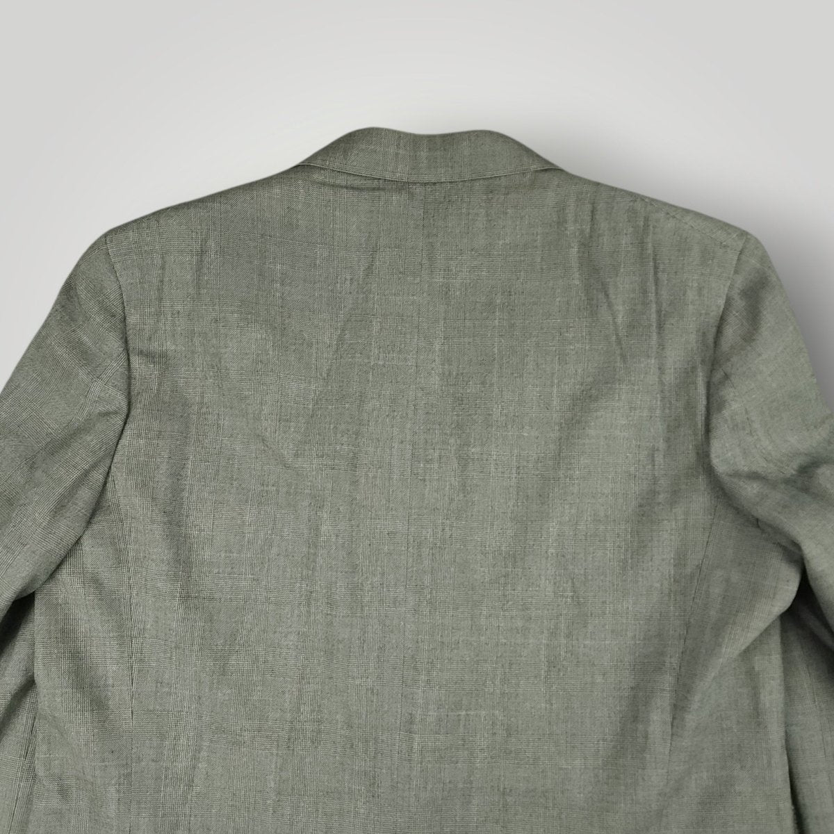 Rear shoulder detail of vintage Brooks Brothers gray sport coat