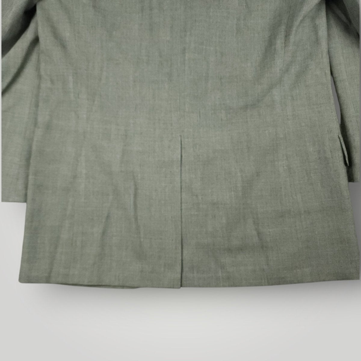 Bottom rear vent detail on Brooks Brothers 346 sack jacket