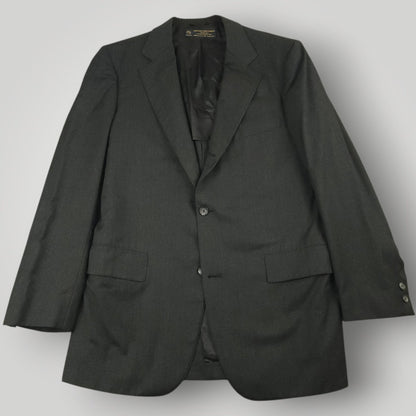 Front view of Brooks Brothers Makers ivy sport coat with traditional sack silhouette