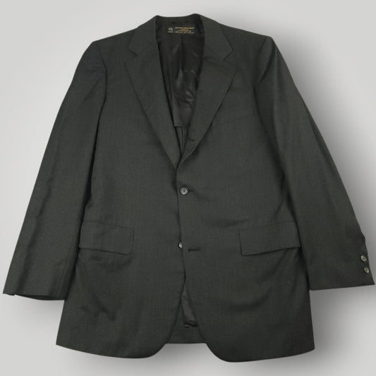 Front view of Brooks Brothers Makers ivy sport coat with traditional sack silhouette