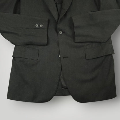 Close up of sleeve buttons and flap pockets on Brooks Brothers Makers sport coat
