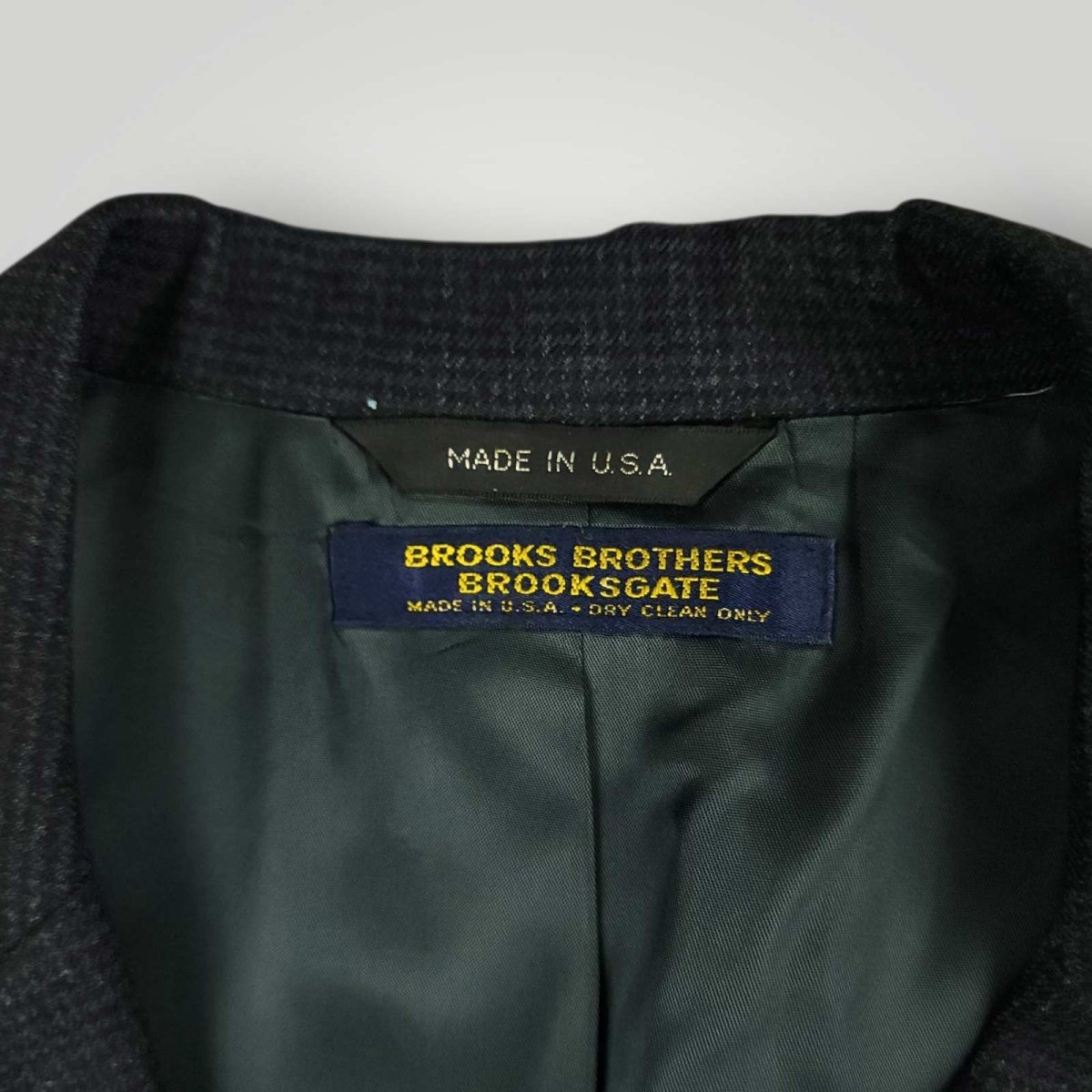 Vintage Brooks Brothers Brooksgate Wool 2 PC Wide Lapel Micro Dot Suit 44R/35S