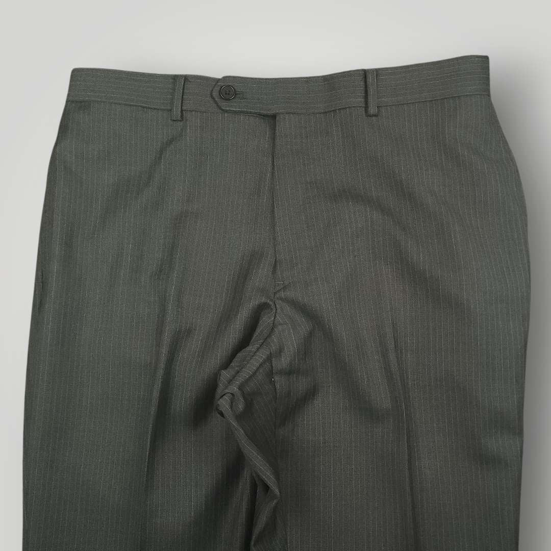 Modern Fit Wool Pinstripe Suit 38R/32S