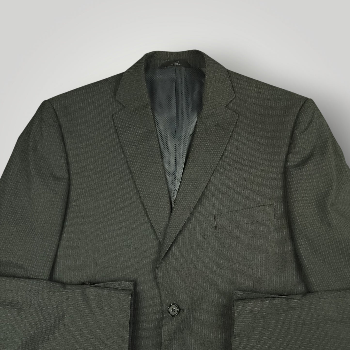 Modern Fit Performance Travel Pinstripe Suit 44L/36R