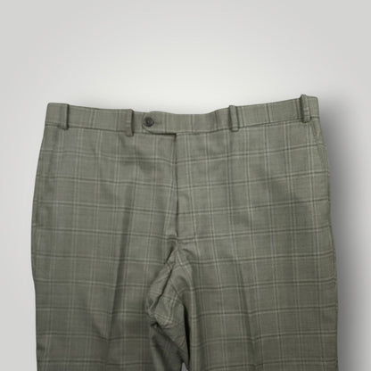 Modern Fit Wool Windowpane Plaid Suit 44R/37S