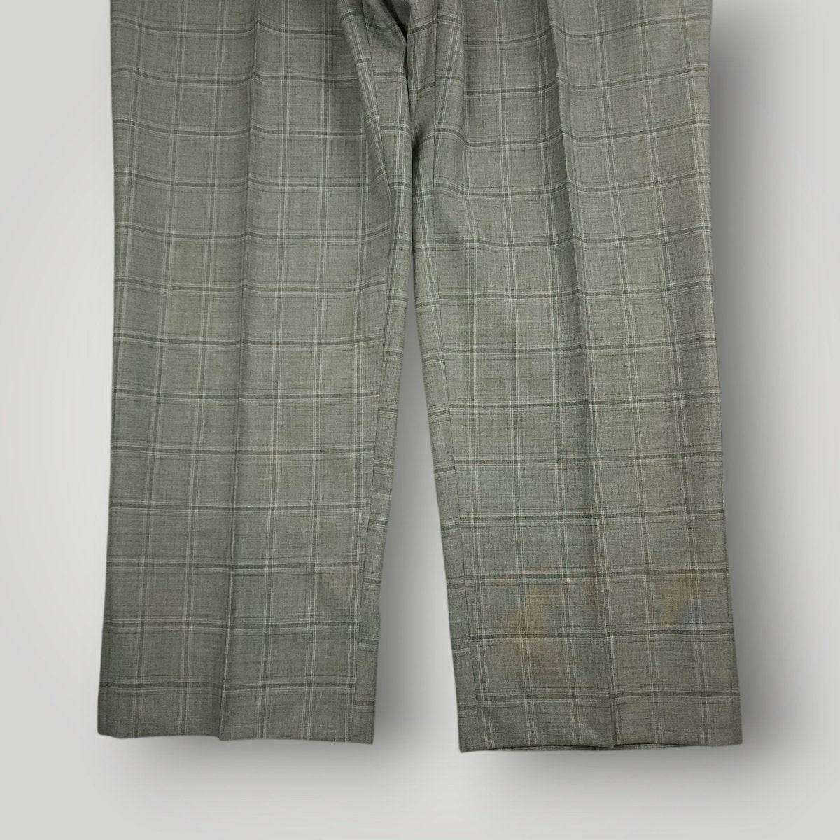 Modern Fit Wool Windowpane Plaid Suit 44R/37S
