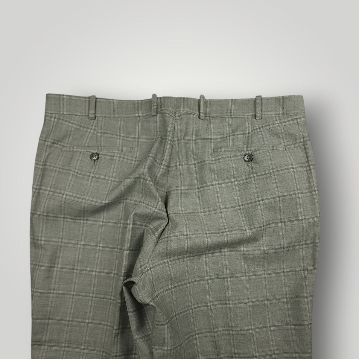Modern Fit Wool Windowpane Plaid Suit 44R/37S