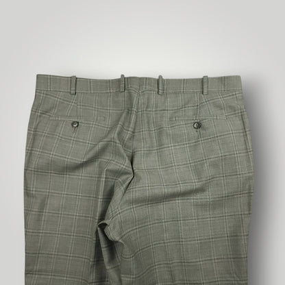 Modern Fit Wool Windowpane Plaid Suit 44R/37S