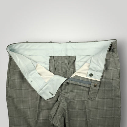 Modern Fit Wool Windowpane Plaid Suit 44R/37S