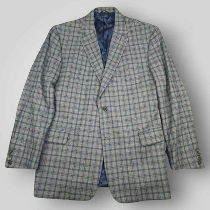 Front view of Tom James Innocenti plaid wool sport coat featuring notched lapels and tailored silhouette.