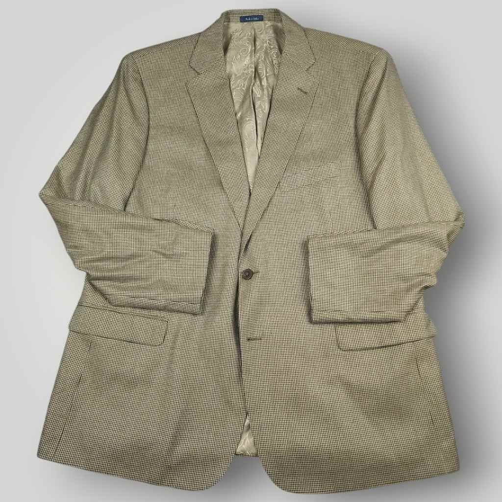 Front view of Turnbury gray wool silk houndstooth sport coat in men’s size 48R