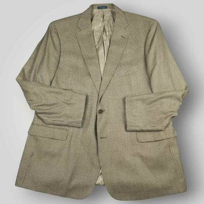 Front view of Turnbury gray wool silk houndstooth sport coat in men’s size 48R