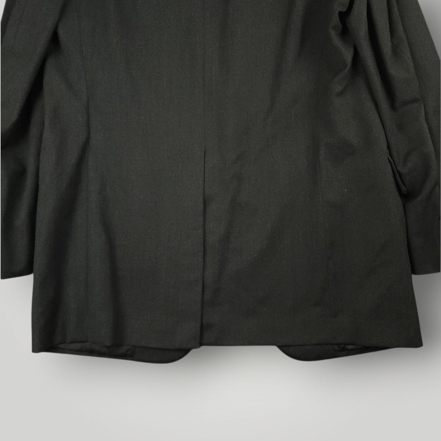 Bottom rear hem and hook vent detail on vintage Brooks Brothers Makers blazer