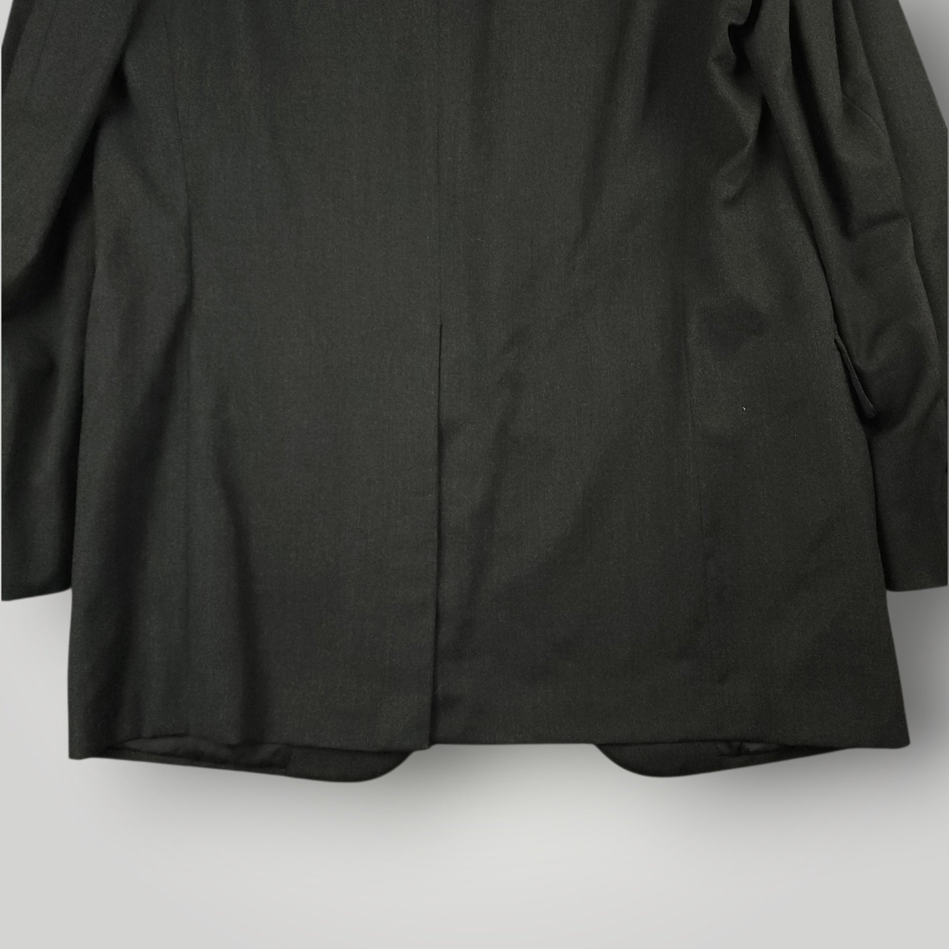 Bottom rear hem and hook vent detail on vintage Brooks Brothers Makers blazer